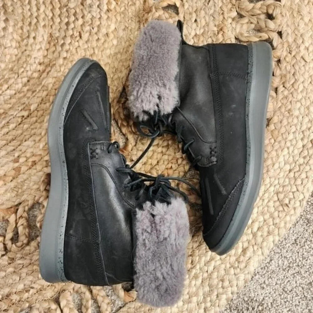UGG roseok black